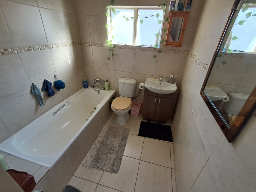 3 Bedroom Property for Sale in Rustenburg Central North West
